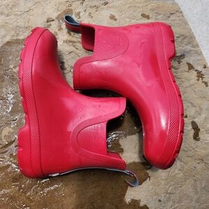RED Totes Gardening Boots Size 6